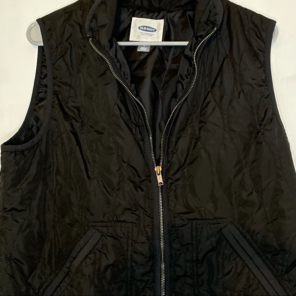 OLD NAVY BLACK BASIC VEST - Picture 2 of 4